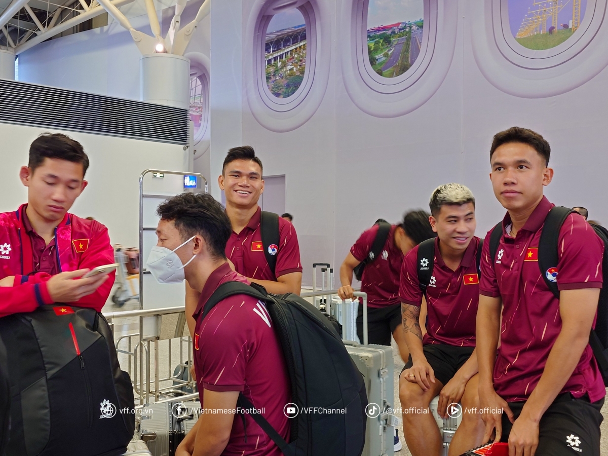 Vietnam depart for Malaysia ahead of crucial 2027 Asian Cup qualifier